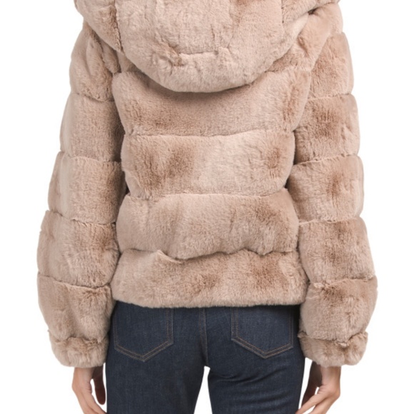 NWT BCBGMAXAZRIA soft Faux Fur hooded Jacket - Picture 3 of 5